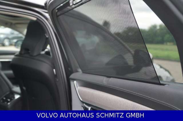 Volvo  Pro AWD B&W, HEADUP, GOOGLE, MY22